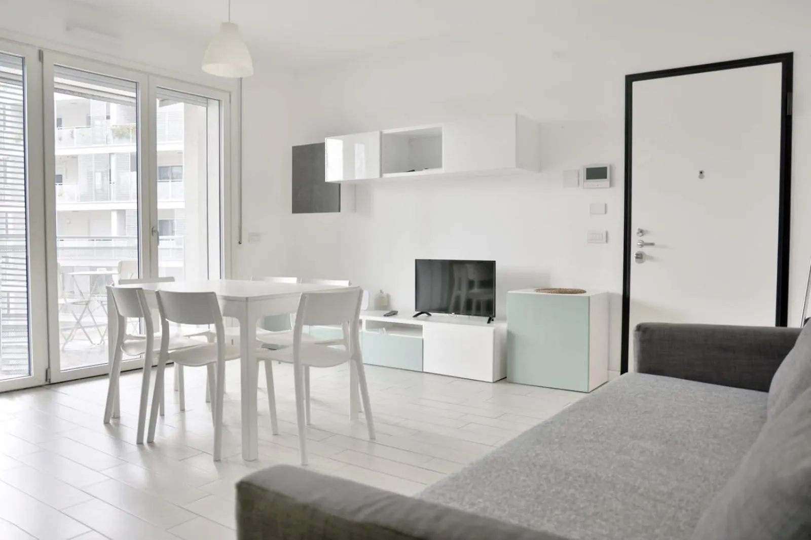 Luxury 3 Bedroom Apartment 100 Mq Next To Rho Fiera And San Siro Milán 0*,  Italia